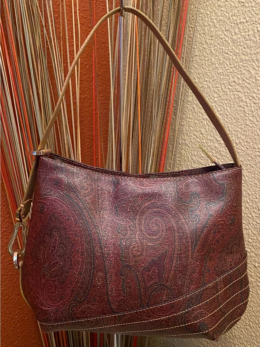 ETRO MILANO - EUC - Bordeaux/Red Paisley HandBag w/adjustable strap - PRISTINE